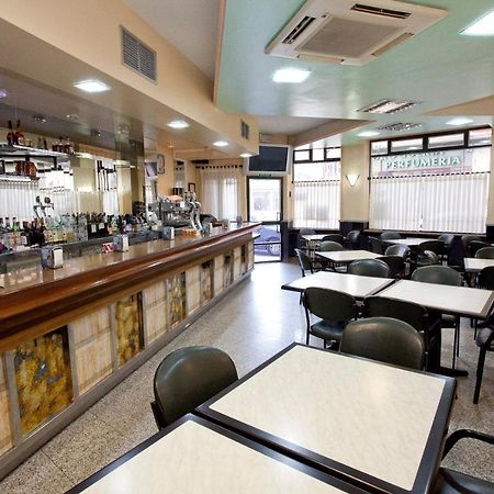 פונפרדה Hostal San Miguel מראה חיצוני תמונה