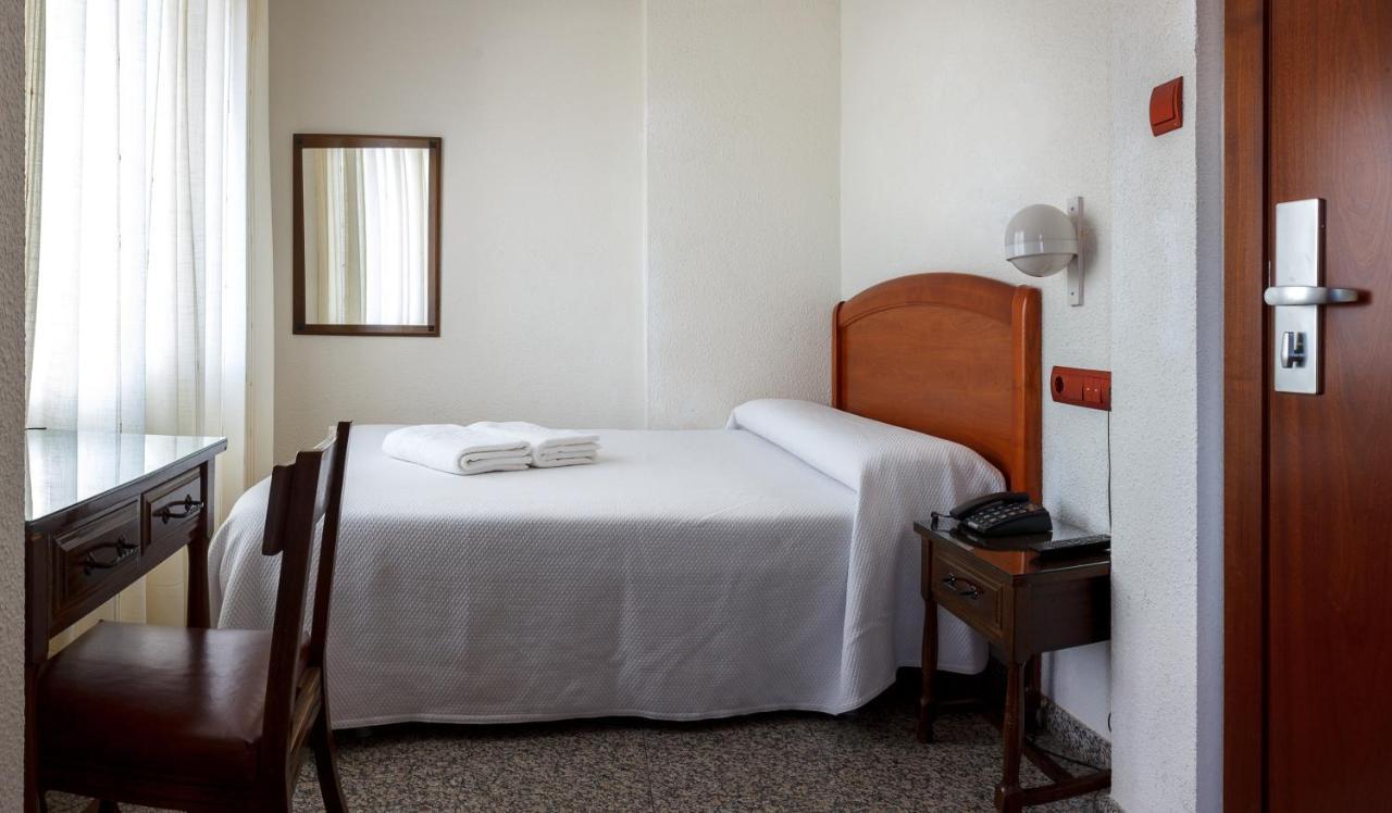 פונפרדה Hostal San Miguel מראה חיצוני תמונה